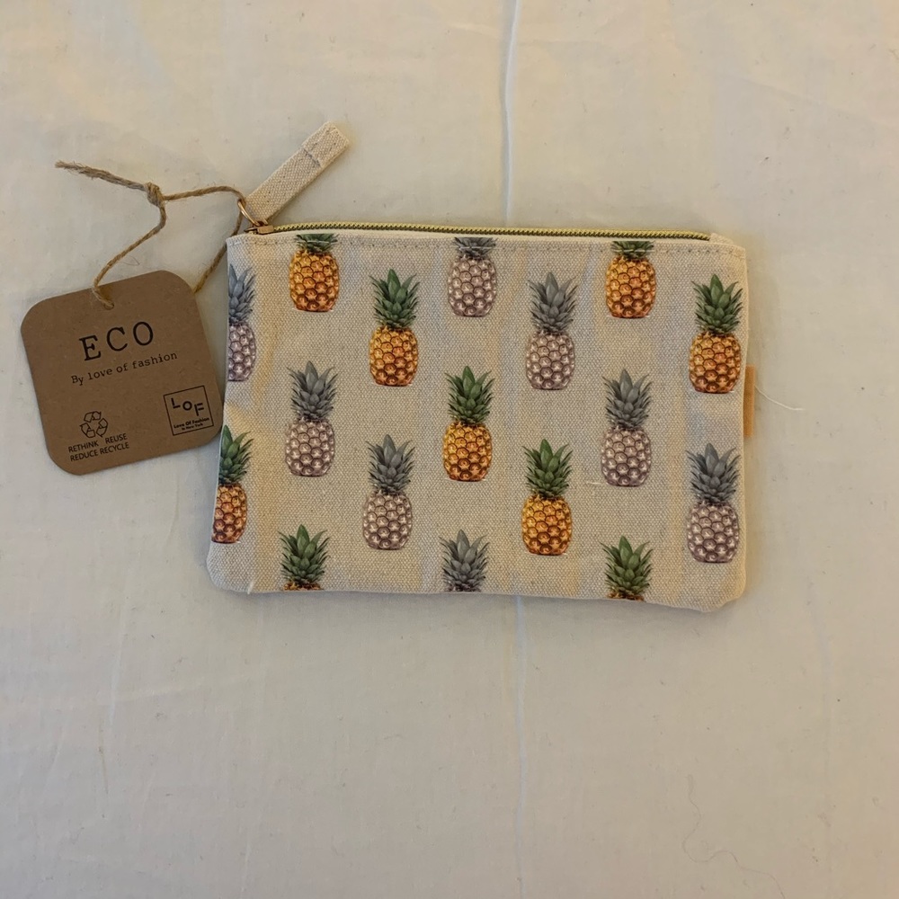 Travel makeup bag